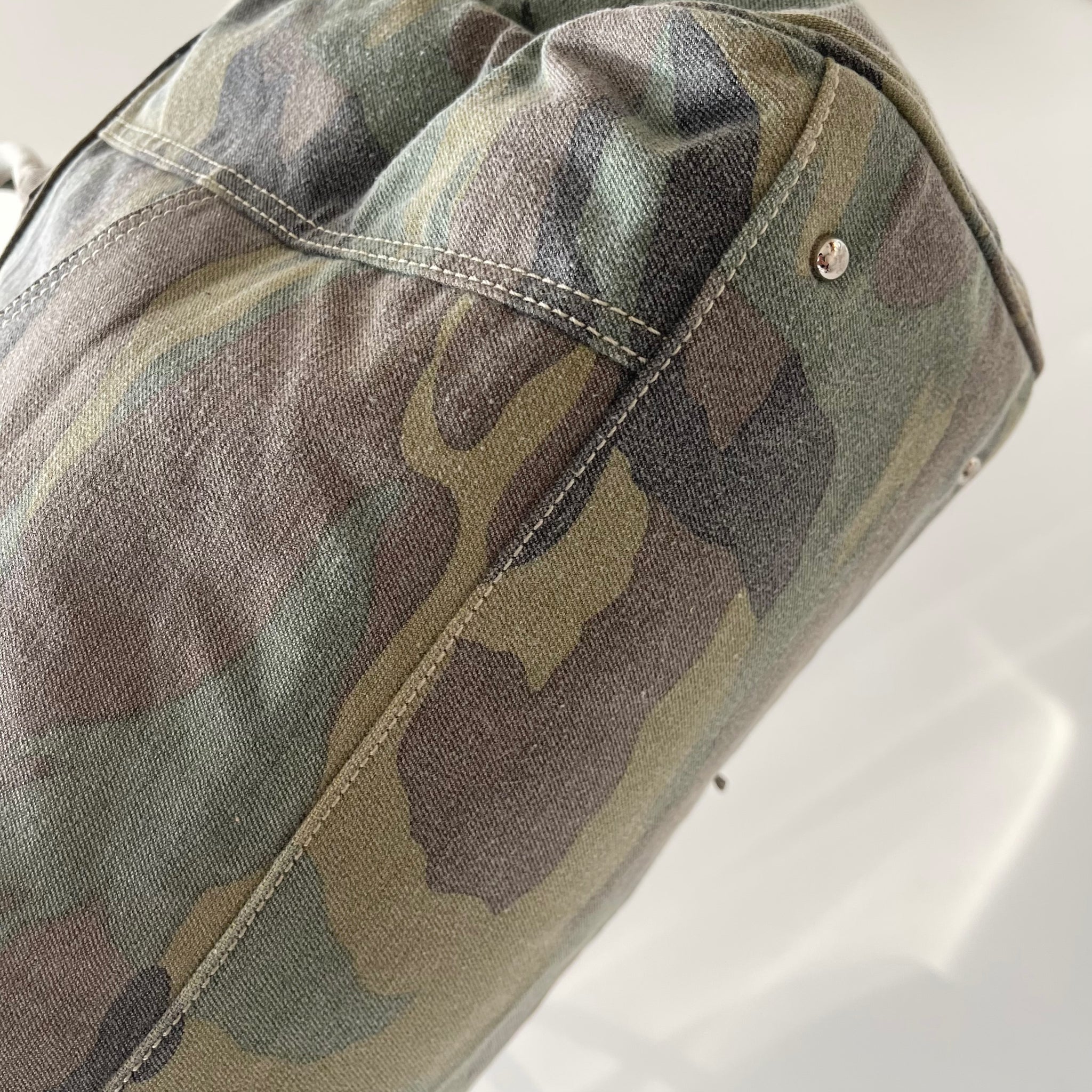 Camo Jirkin (L)