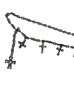 Chain belt with crosses